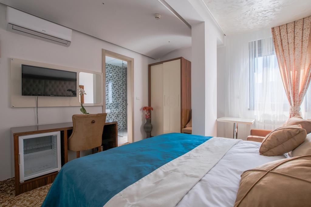 New Hotel Илиджа Экстерьер фото