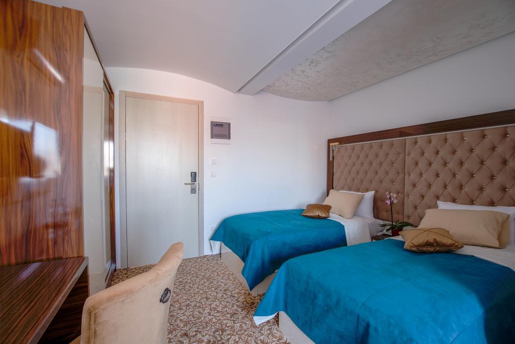 New Hotel Илиджа Экстерьер фото