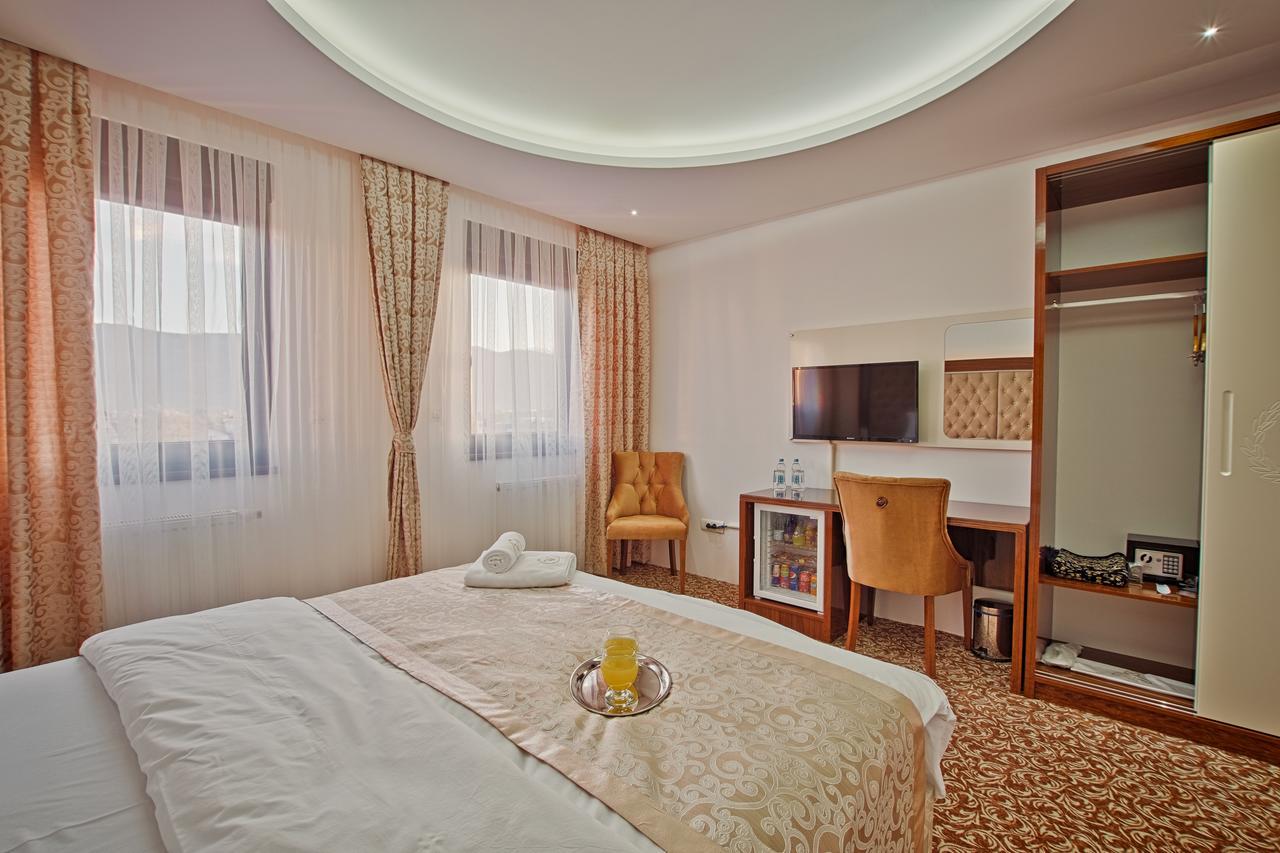 New Hotel Илиджа Экстерьер фото