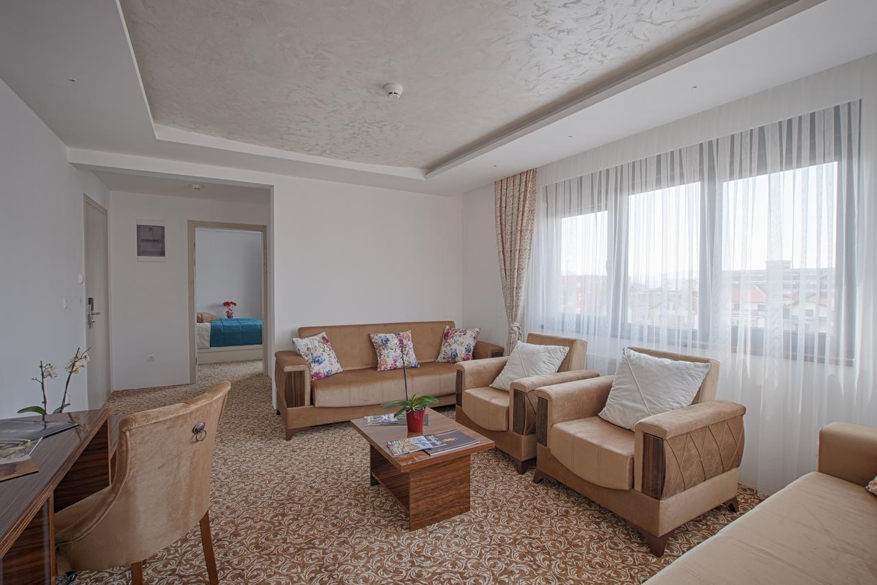 New Hotel Илиджа Экстерьер фото