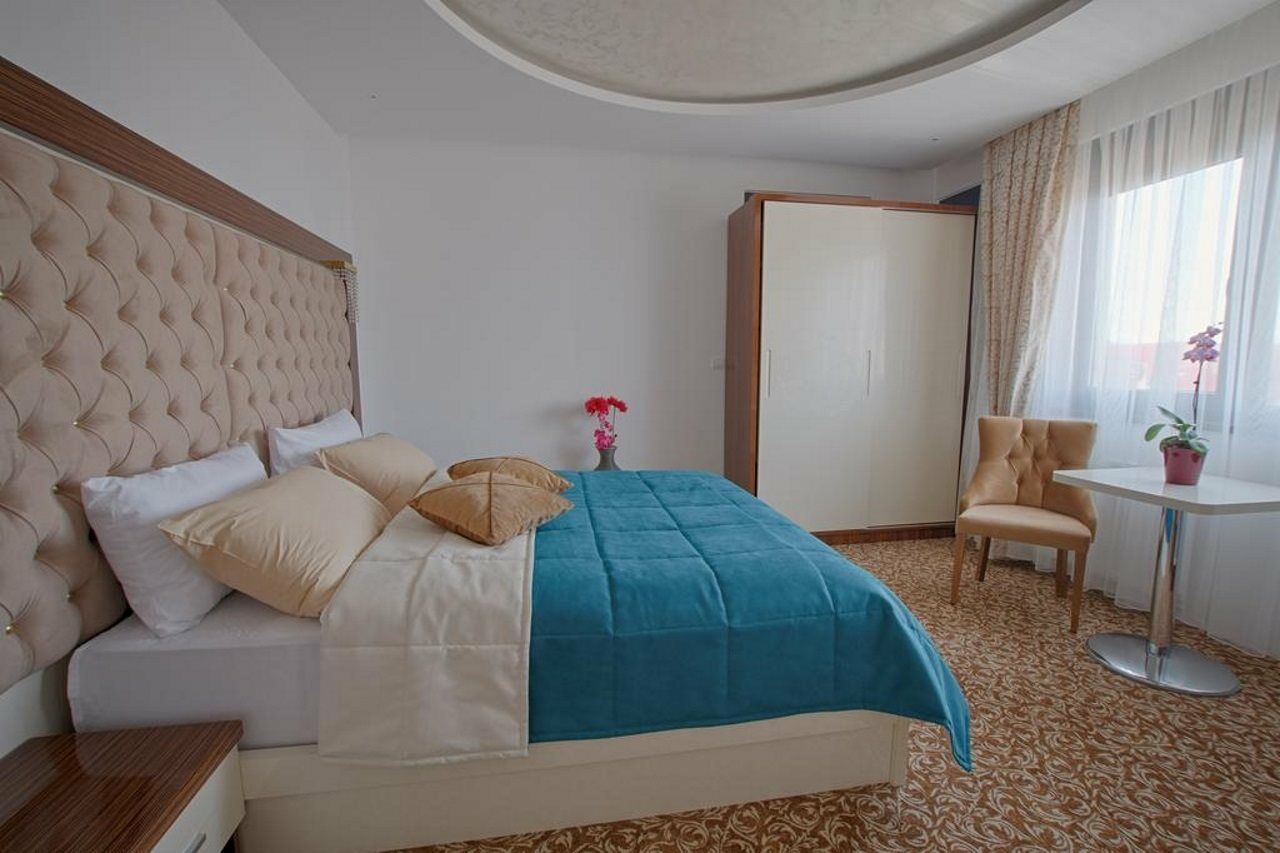 New Hotel Илиджа Экстерьер фото